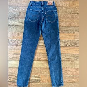 Levi’s high rise skinny jeans size 26